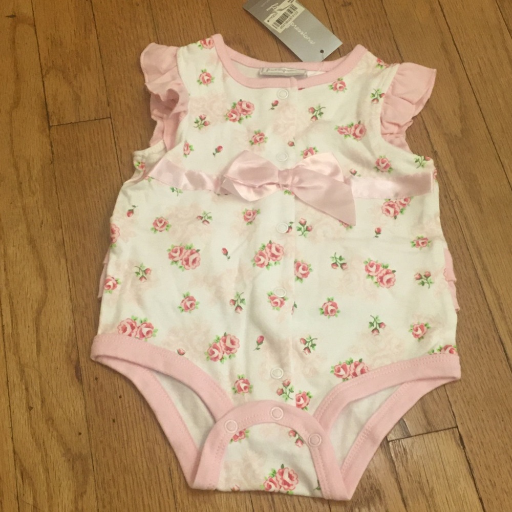 Macy’s first impressions, one piece set